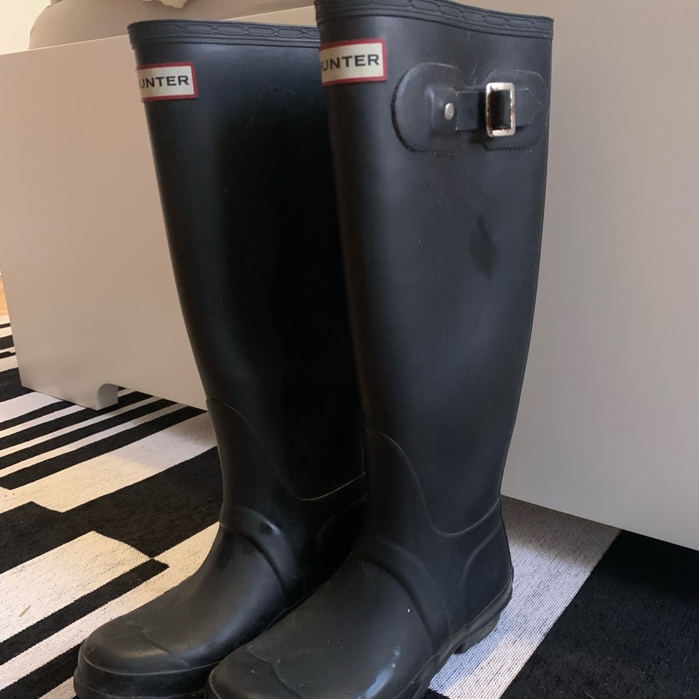 Hunter rain boots size M4/F5